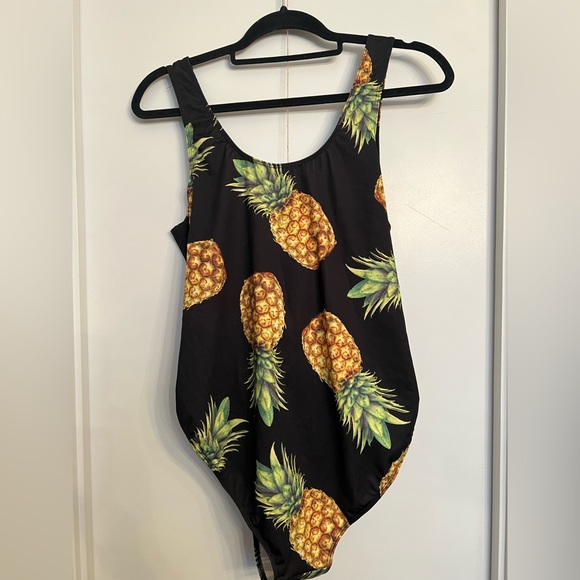 [Free add on item] Pineapple Swimsuit Forever 21 Plus Sizes GUC - Picture 3 of 3